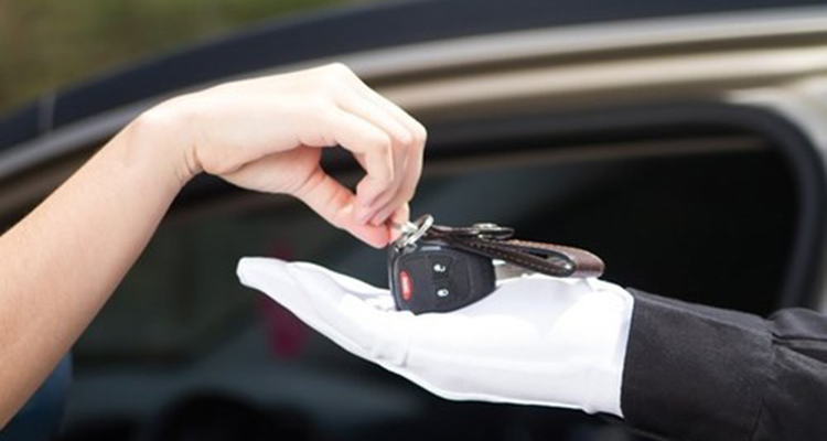 4 KEY QUESTIONS TO ASK A COMMERCIAL VALET COMPANY BEFORE HIRING THEM